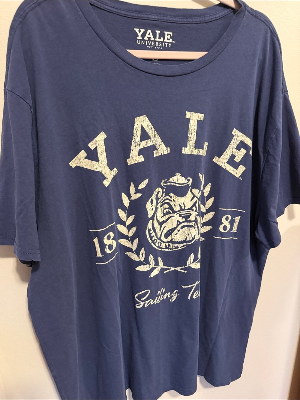 YALE University Navy Short Sleeve Tee - Large - Picture 10 of 10